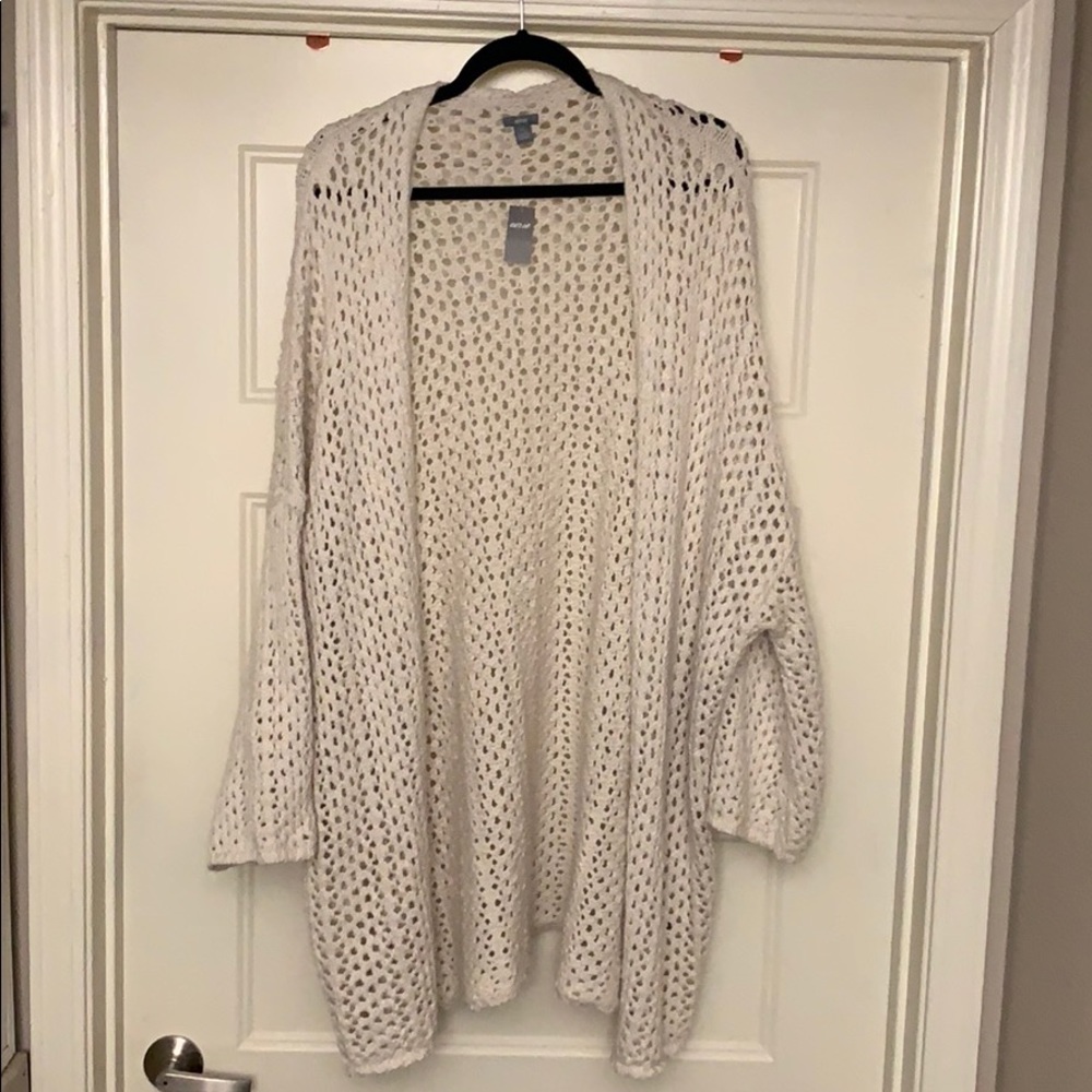 American Eagle/ Arie Creme cardigan